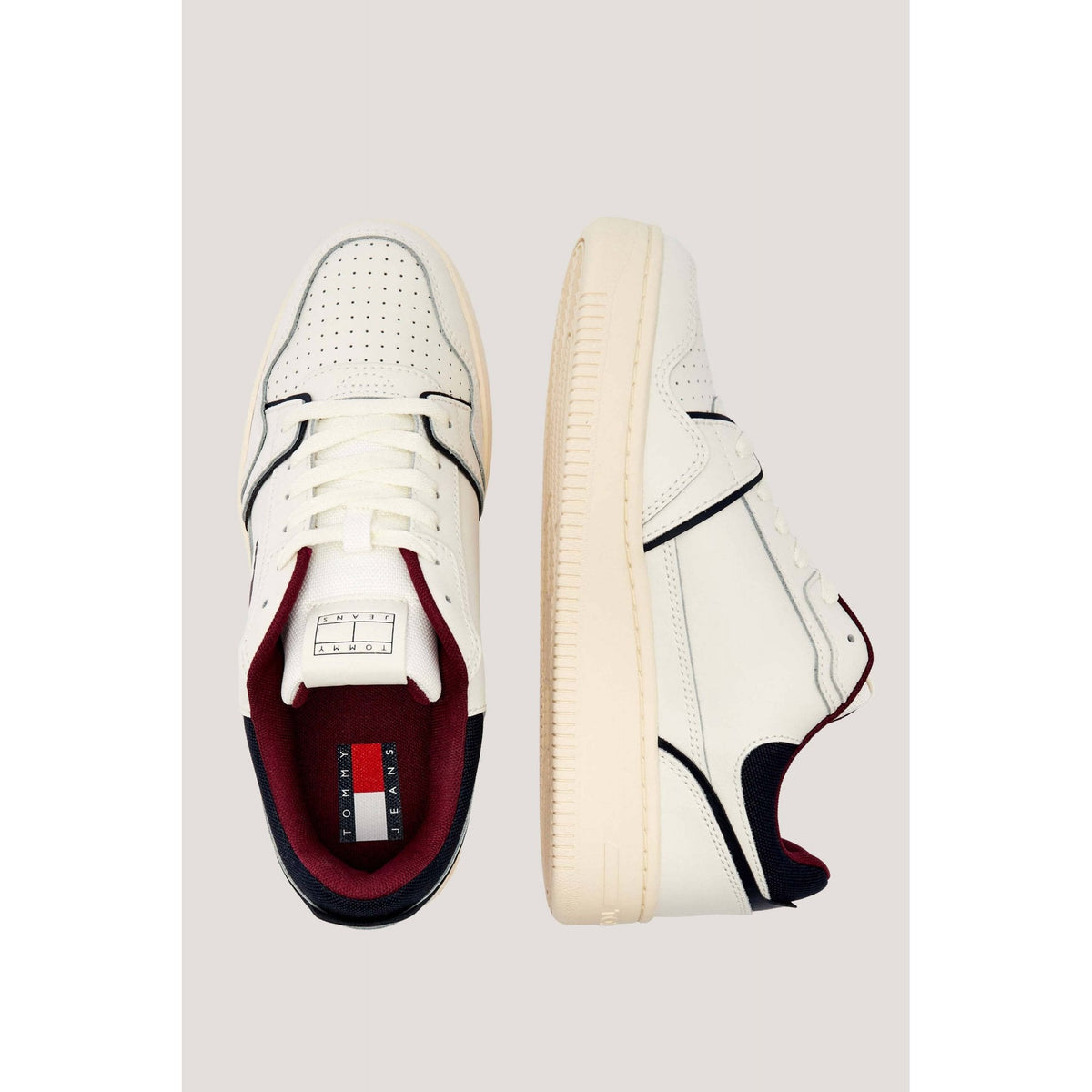 Tommy Jeans | EM01612 Retro Basket Leather Trainer - White