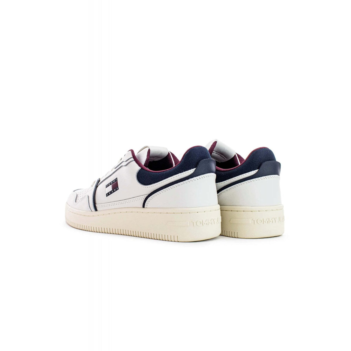 Tommy Jeans | EM01612 Retro Basket Leather Trainer - White