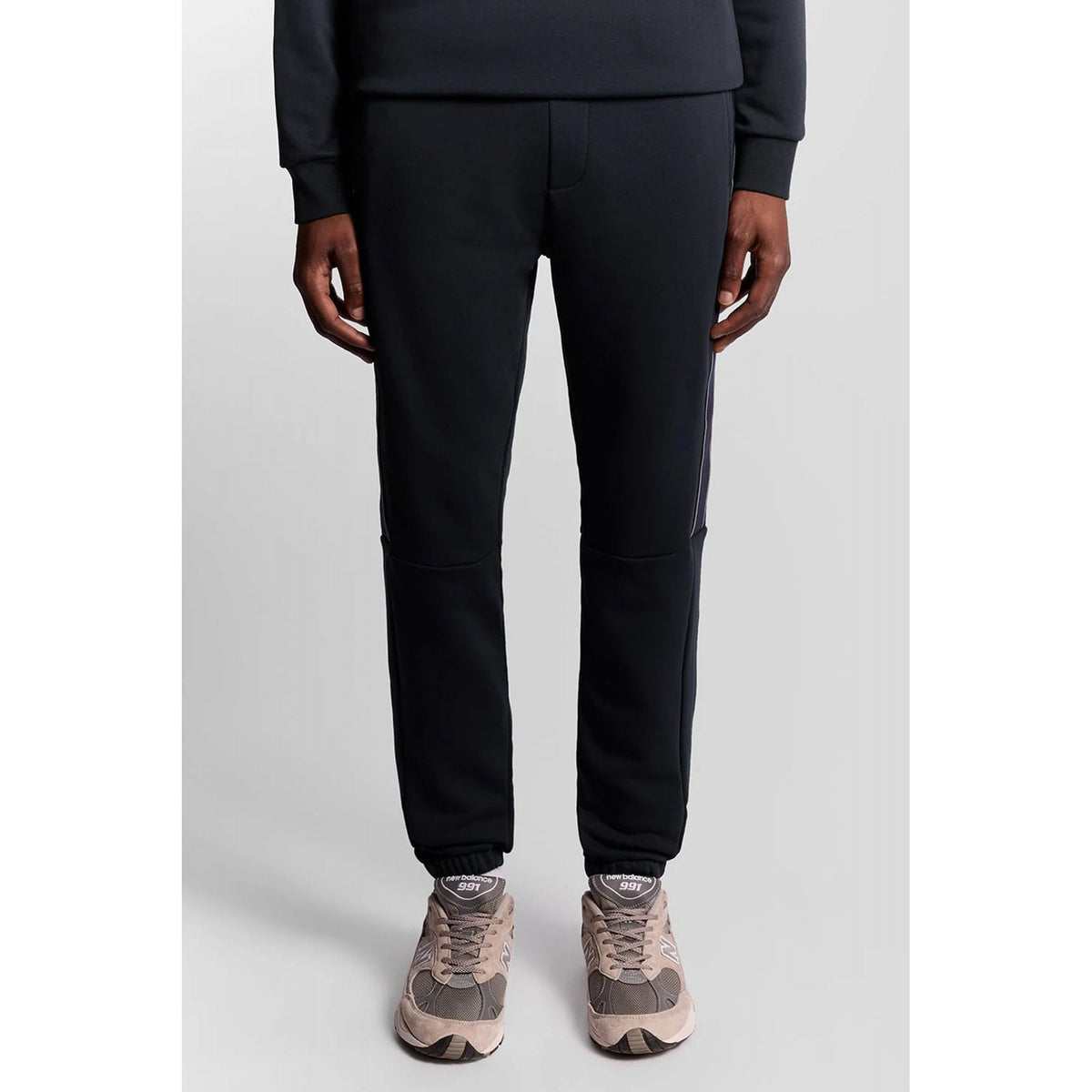 Lyle & Scott | ML2390SP Sports Reflect Tape Rubberised Logo Jogger - Navy