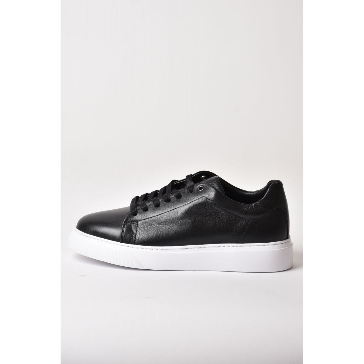 Paul Branco | M-25087 Essential Leather Thick Rubber Sole Trainer