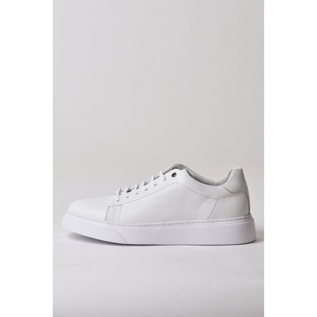 Paul Branco | M-25087 Essential Leather Thick Rubber Sole Trainer