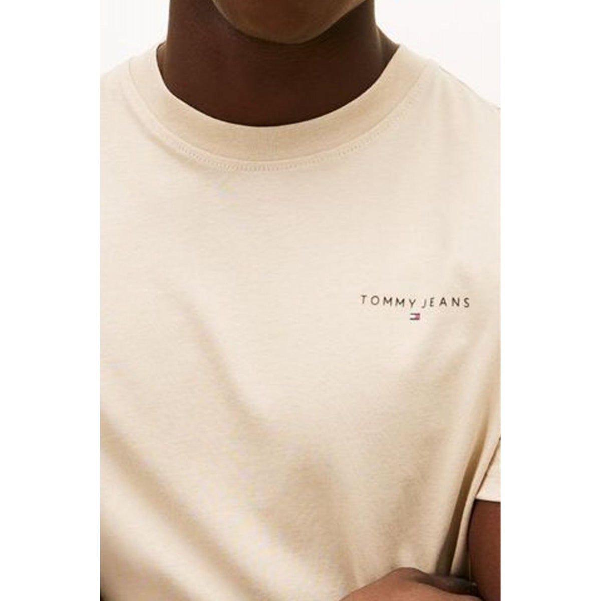 Tommy Jeans | DM21780 Slim Fit Linear Print Logo Half Sleeve T-Shirt