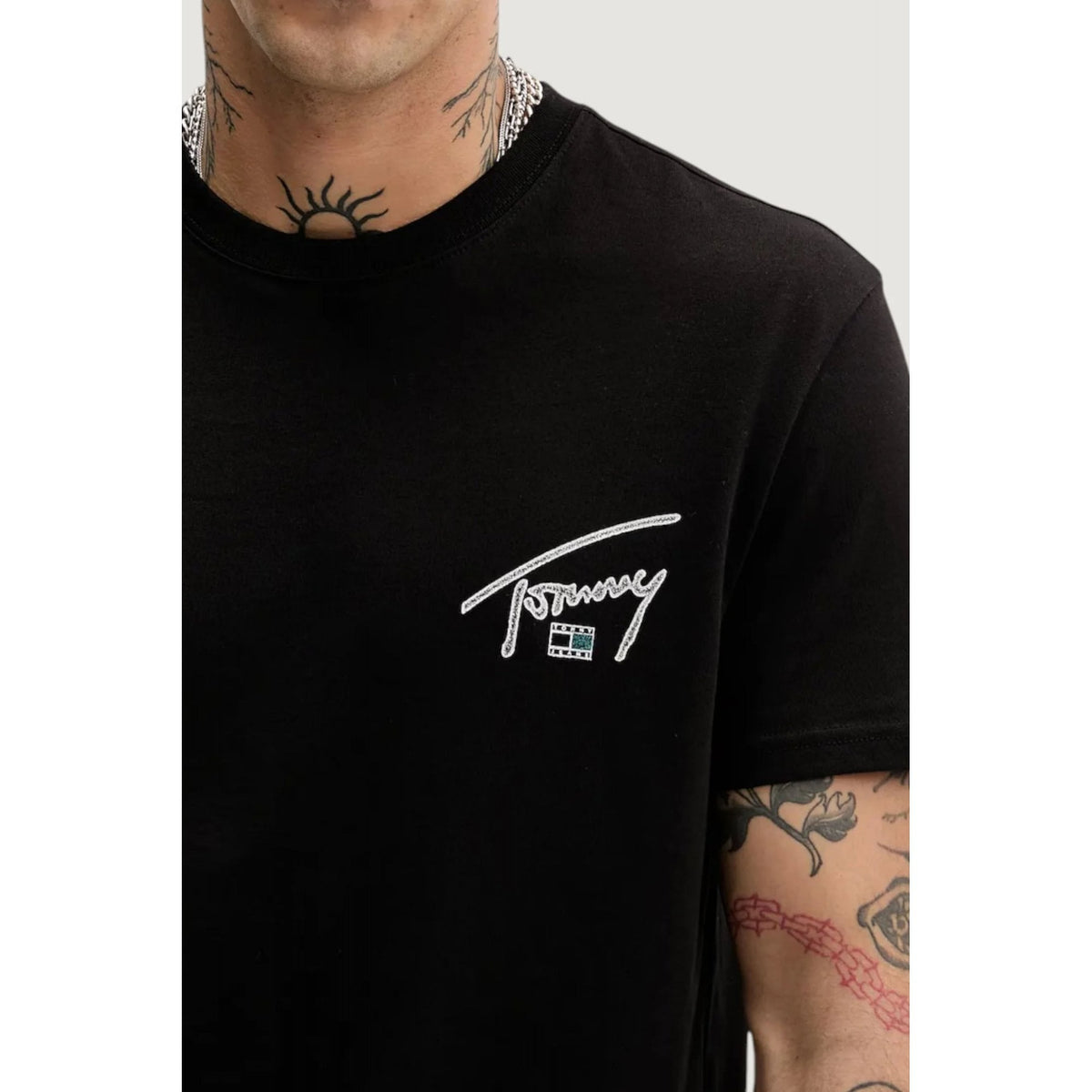 Tommy Jeans | DM22320 Regular Script Sign Back Logo Print Half Sleeve T-Shirt
