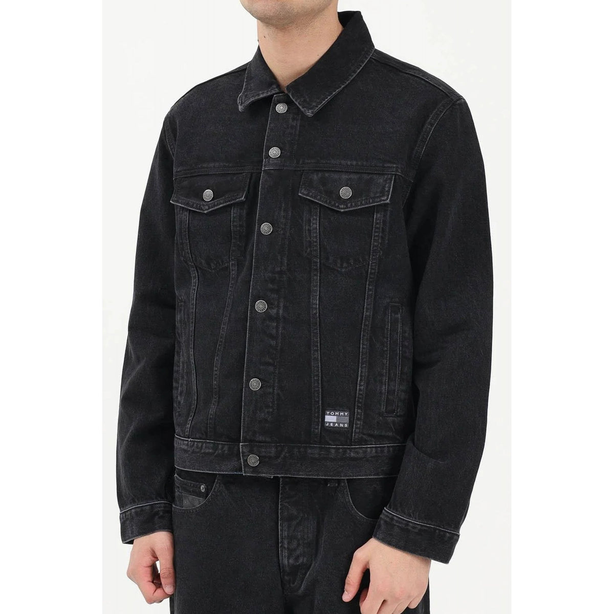 Tommy Jeans | DM22670 Ryan Button Down Regular Denim Jacket - Black