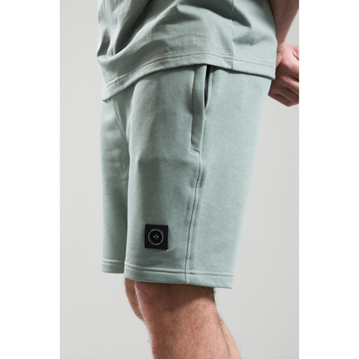 Marshall Artist | 1199 Micro Siren Jersey Circle Badge Logo Short