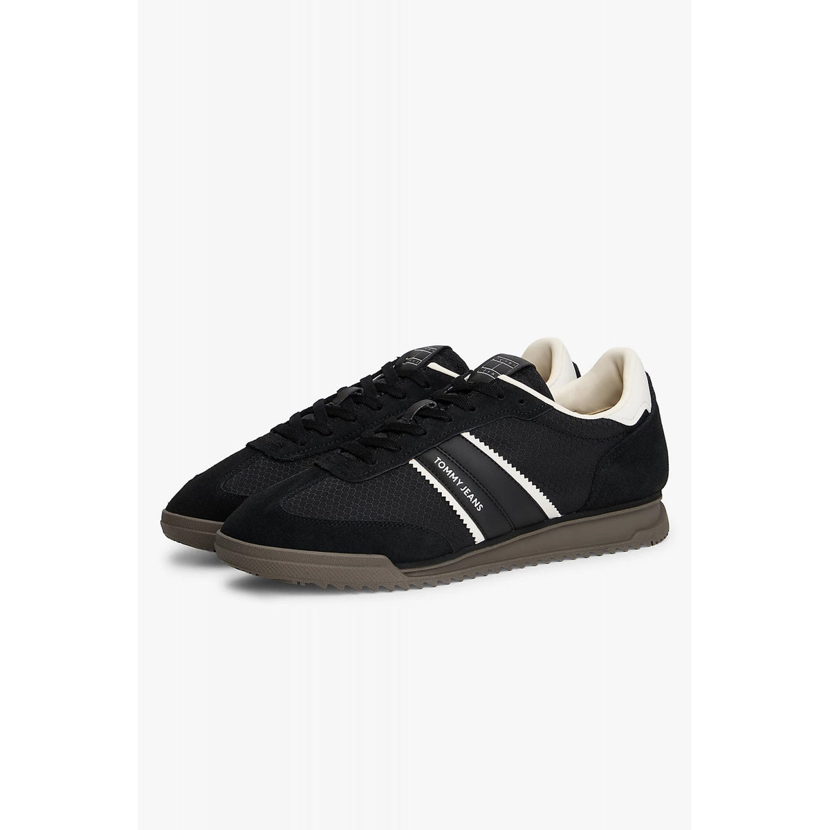 Tommy Jeans | EM01664 Retro Mixed Texture Serrated Runner Style Trainer - Black