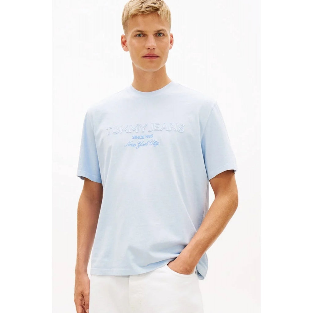 Tommy Jeans | DM22545 Subtle 90s NYC Applique Logo Half Sleeve T-Shirt - Sweet Sky Blue