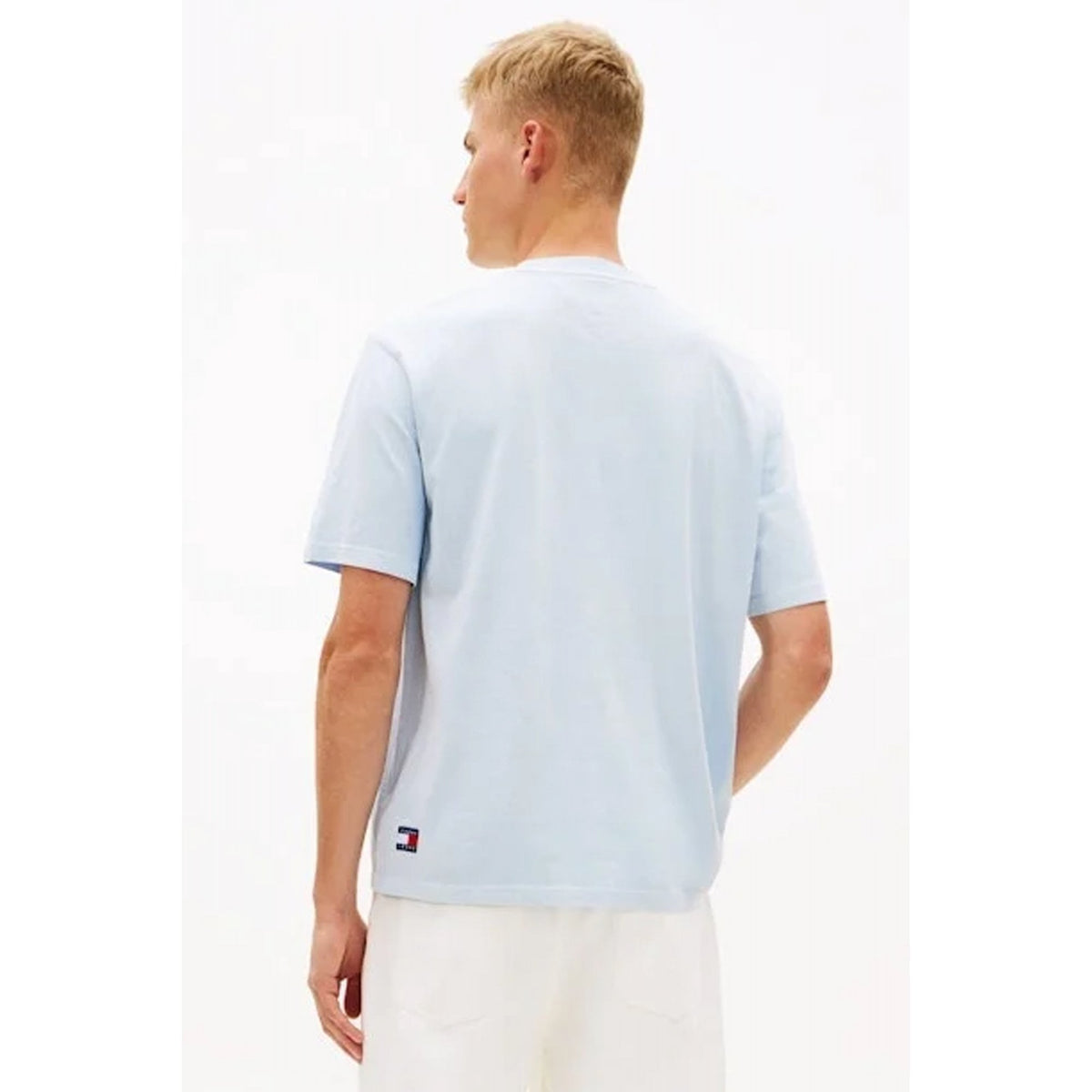Tommy Jeans | DM22545 Subtle 90s NYC Applique Logo Half Sleeve T-Shirt - Sweet Sky Blue