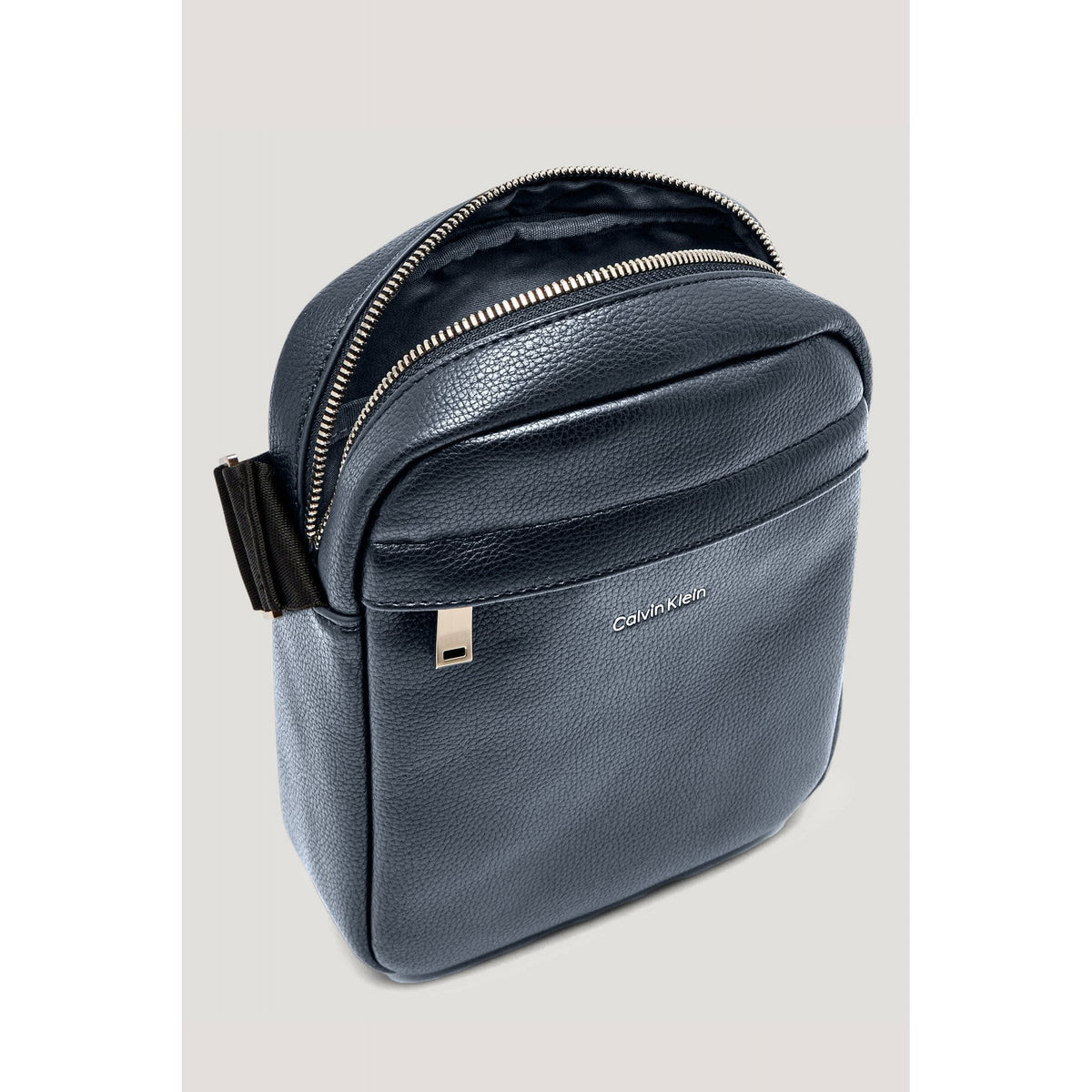 Calvin Klein Jeans | LV04D3160G Raised Reporter Cross Body Bag