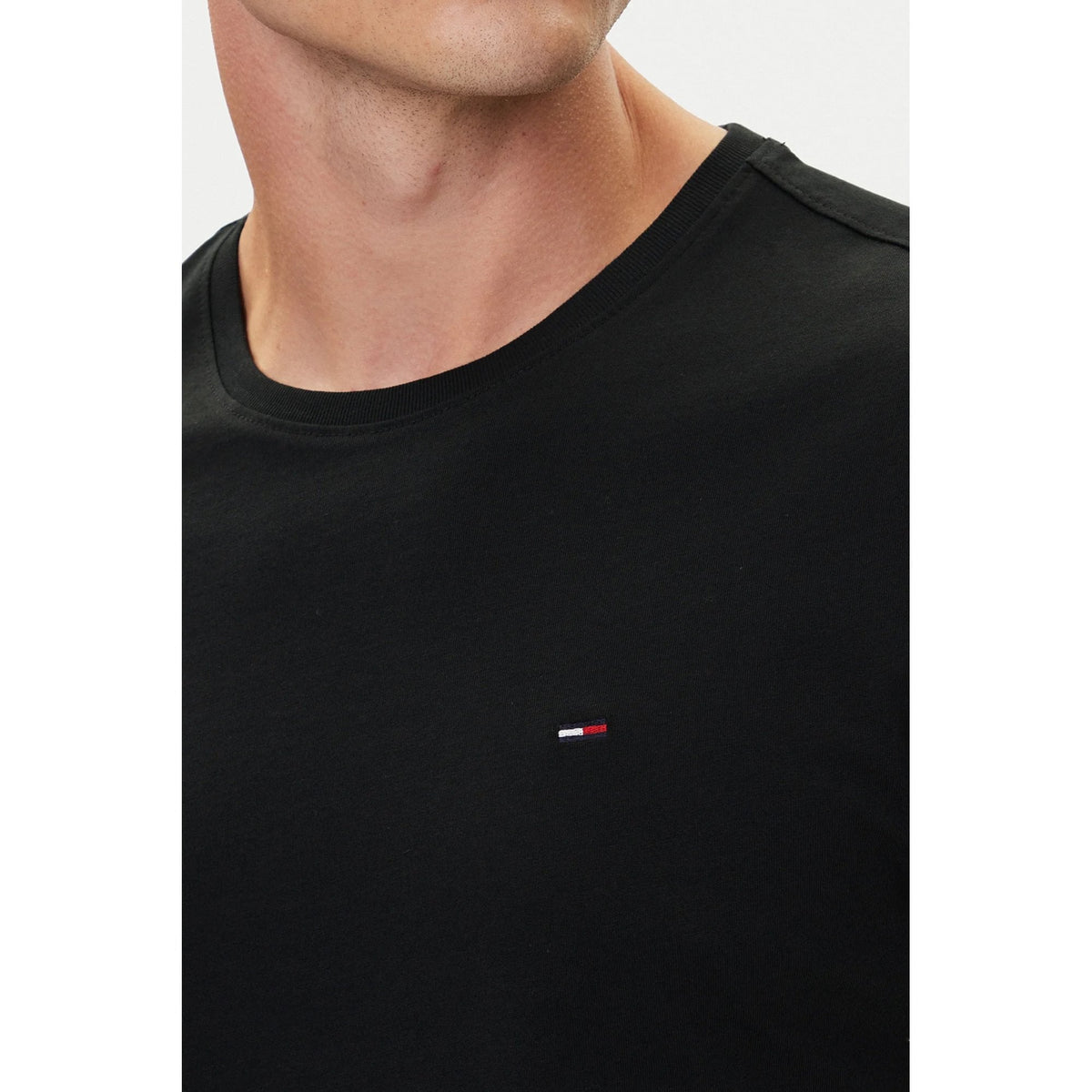 Tommy Jeans | DM04411 Slim Fit Small Flag Logo Cotton Half Sleeve T-Shirt