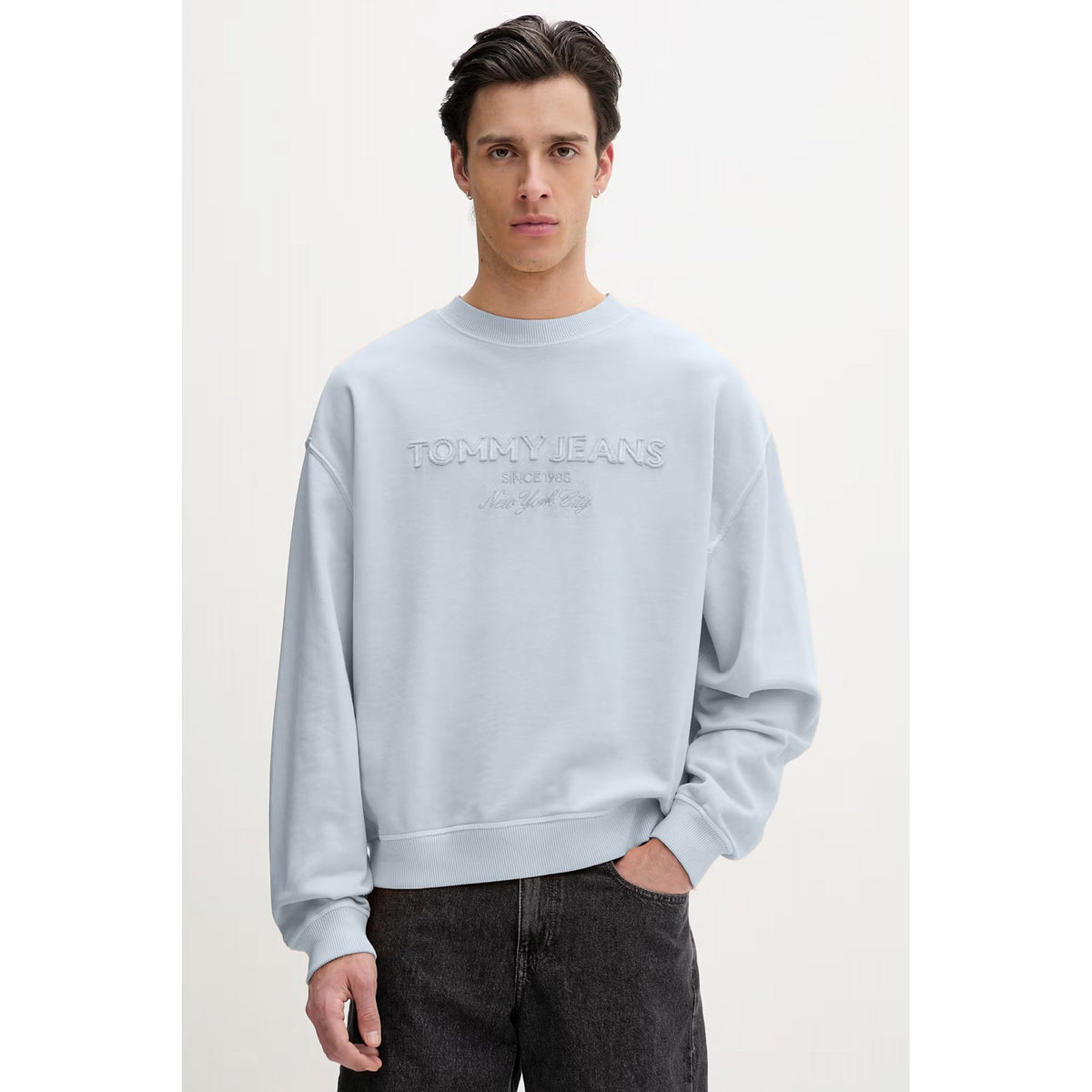 Tommy Jeans | DM22714 Subtle Logo Crew Sweat Top - Sky