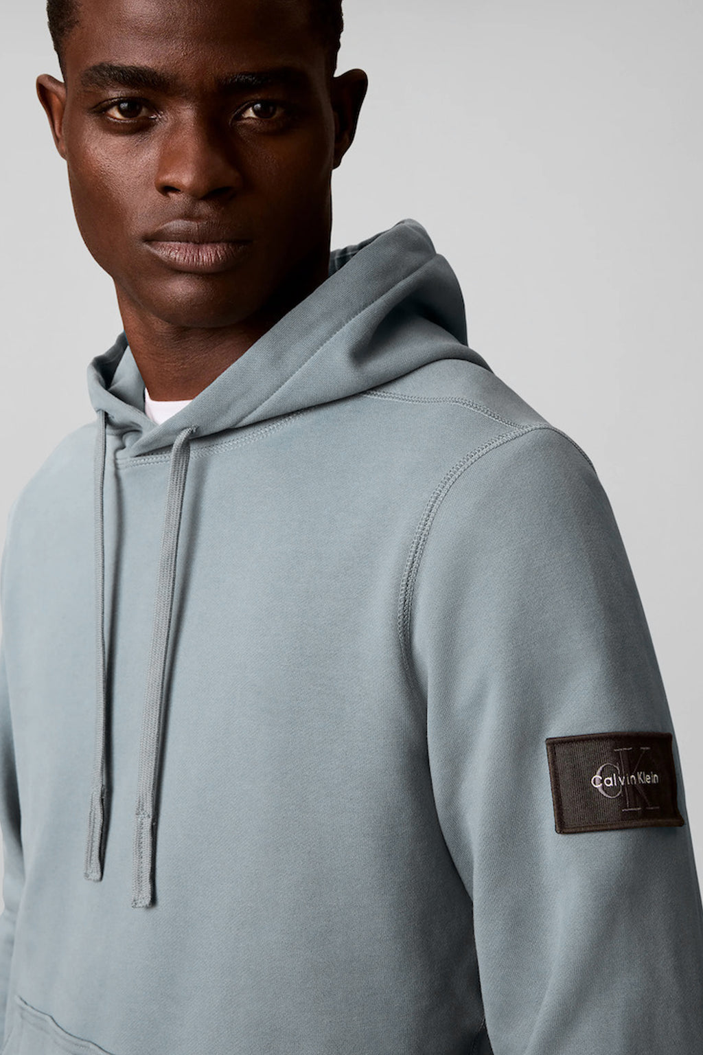Calvin Klein Jeans | LV04RJ201G Badge Logo Overhead Hood Top - Steel Grey