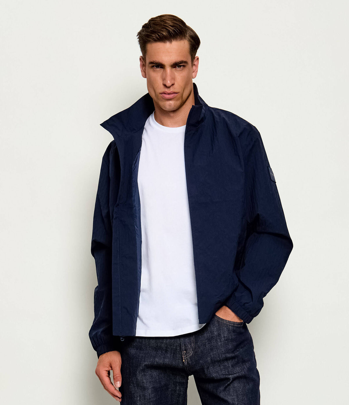 Calvin Klein Jeans | LV04RG512G Repeat Logo Lightweight Windbreaker Funnel Neck Jacket - Dark Navy