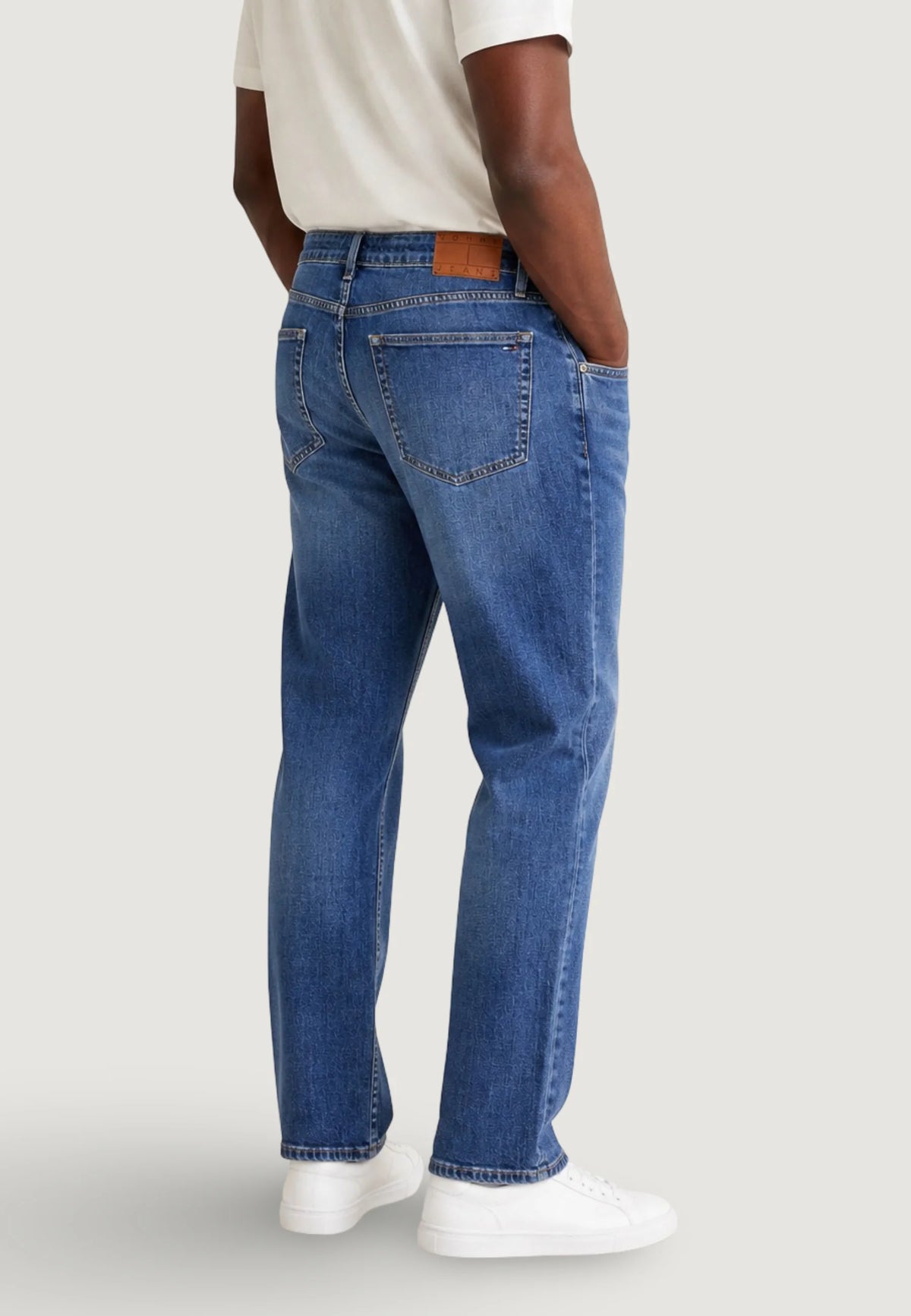 Tommy Jeans | DM23363 Ryan Faded Slim Fit Straight Denim Jean - Blue Wash